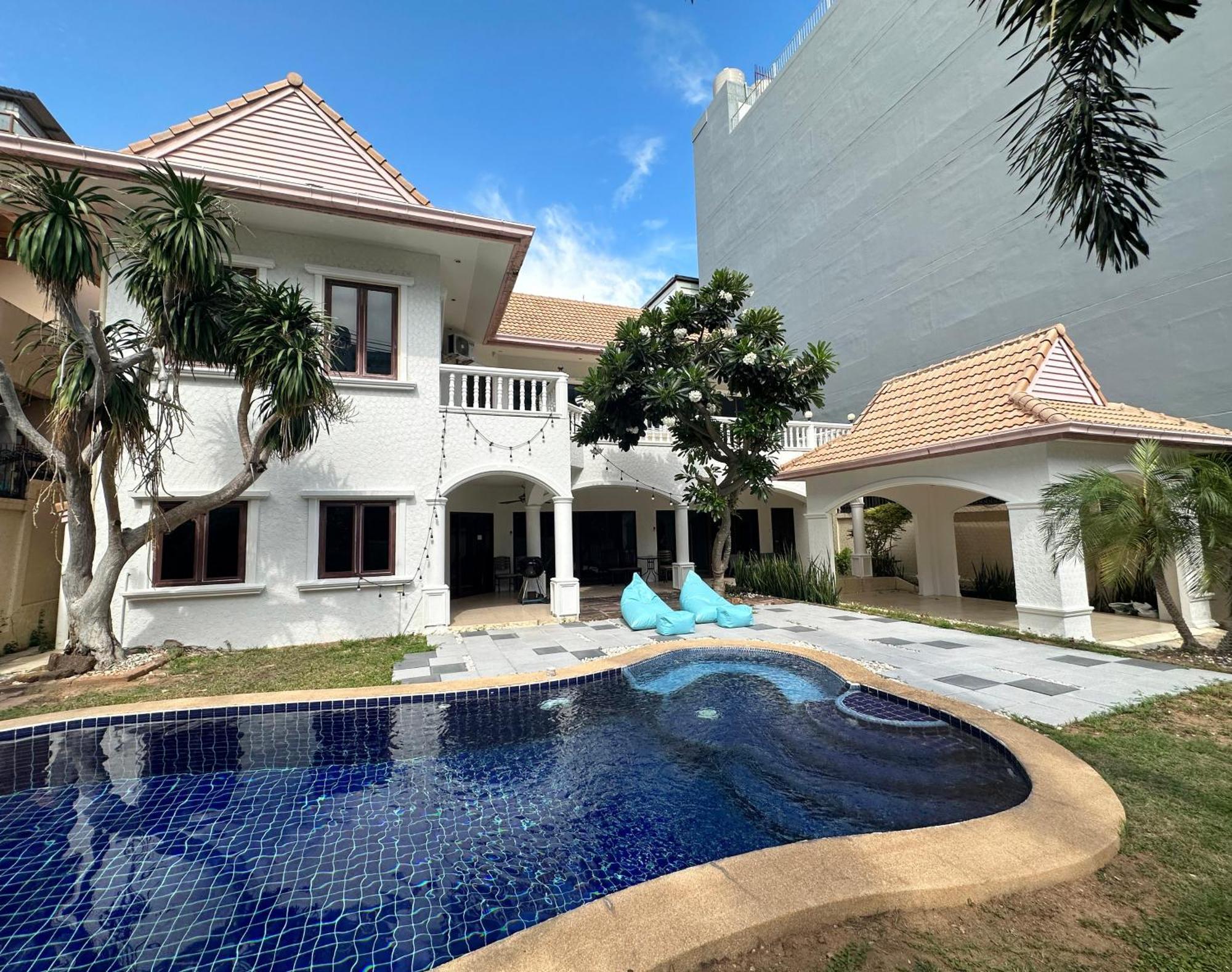 Blooming Hill Boutique Suites باتايا المظهر الخارجي الصورة